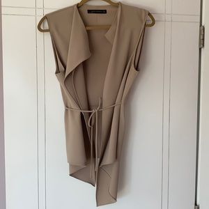 Zara nude vest.